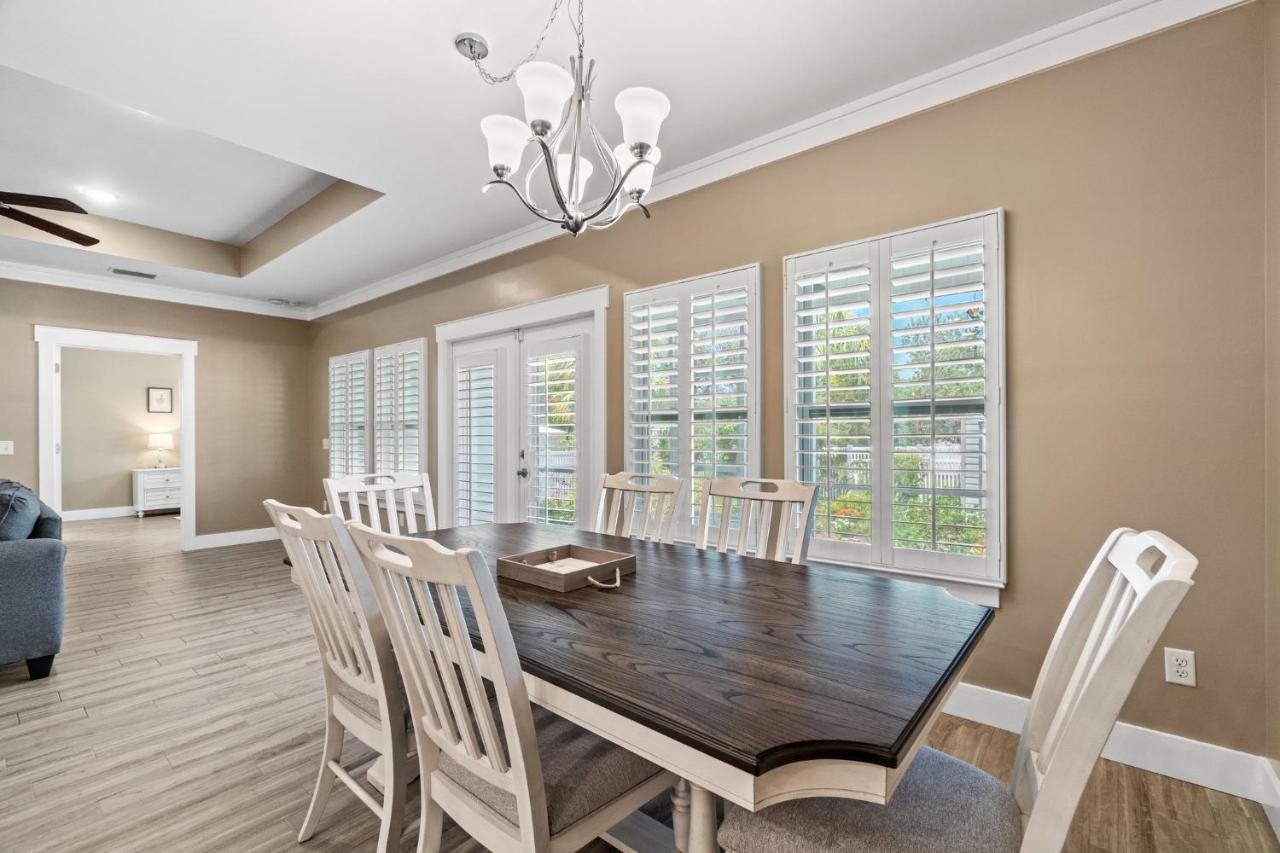 Charming Retreat, A Short Walk To Laguna Beach, With For 10! Holiday home Panama City Beach