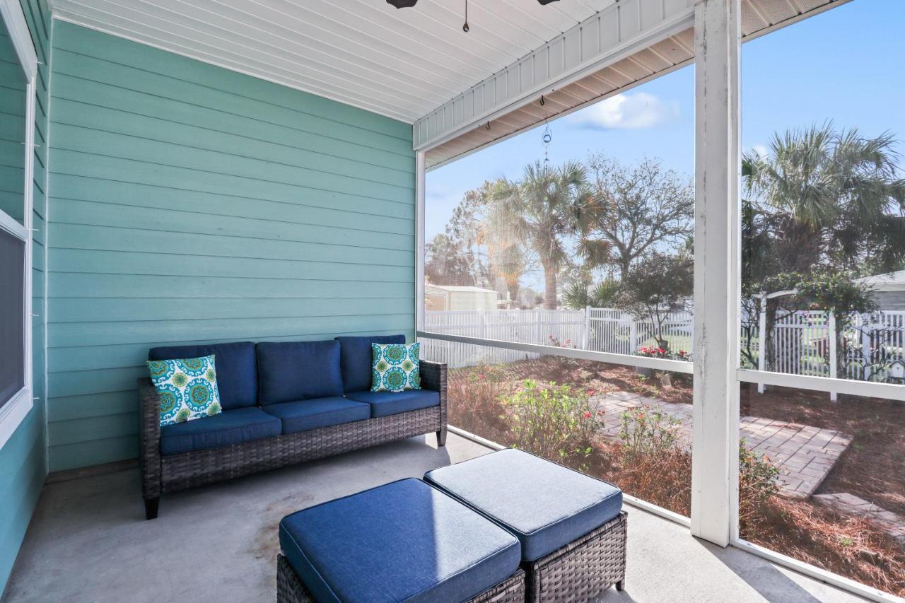 Holiday home Charming Retreat, A Short Walk To Laguna Beach, With For 10!