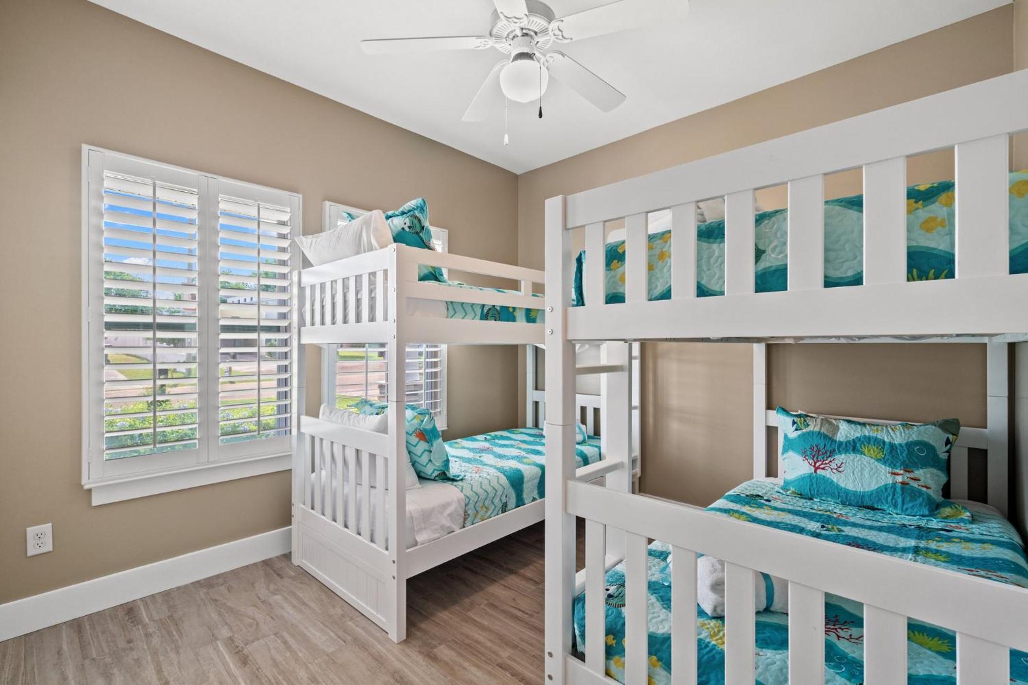 Charming Retreat, A Short Walk To Laguna Beach, With For 10! Panama City Beach