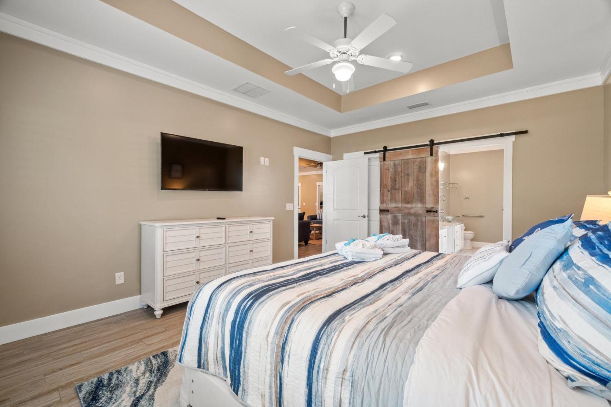 Charming Retreat, A Short Walk To Laguna Beach, With For 10! Panama City Beach
