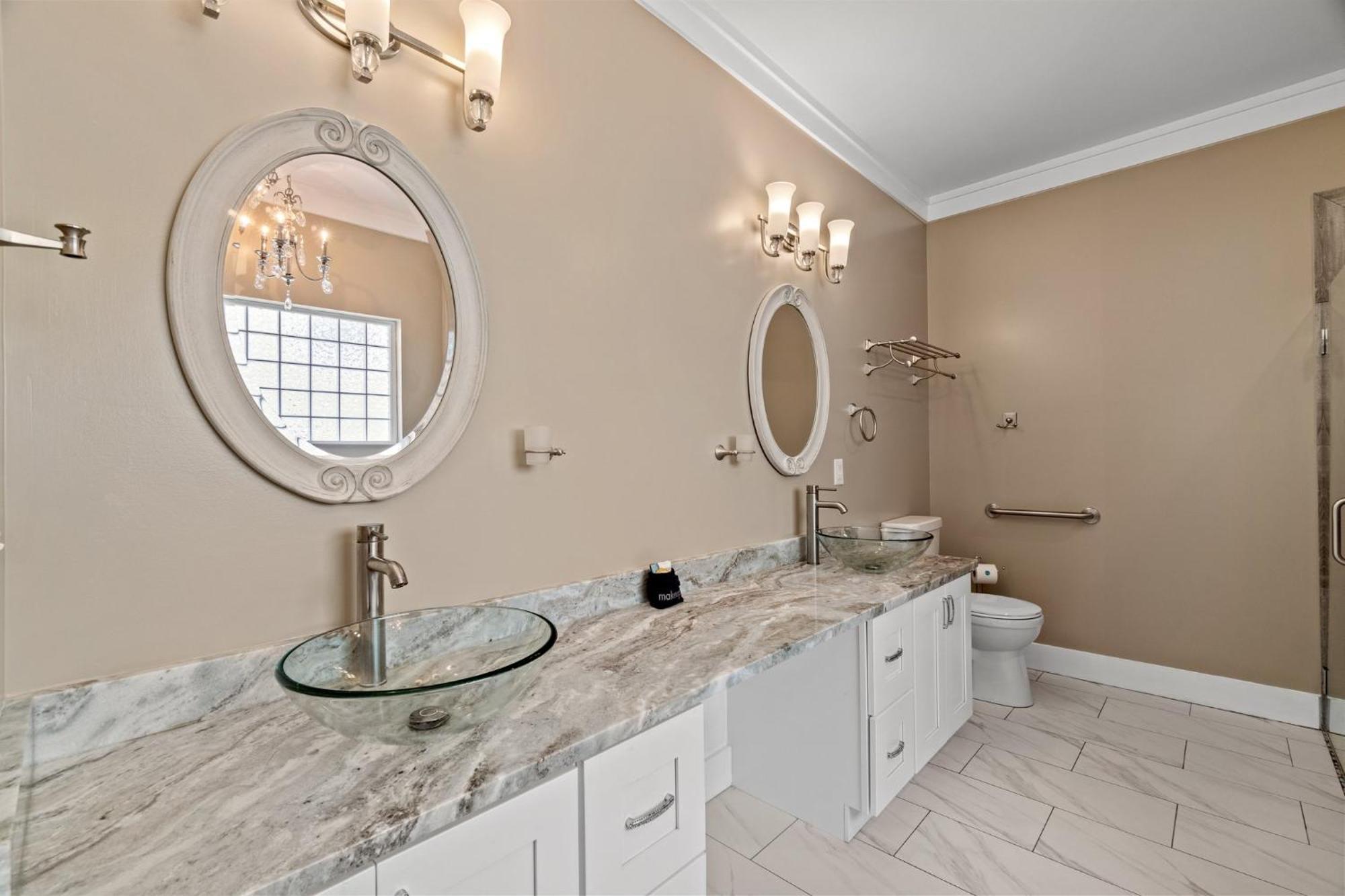 Charming Retreat, A Short Walk To Laguna Beach, With For 10! * Panama City Beach
