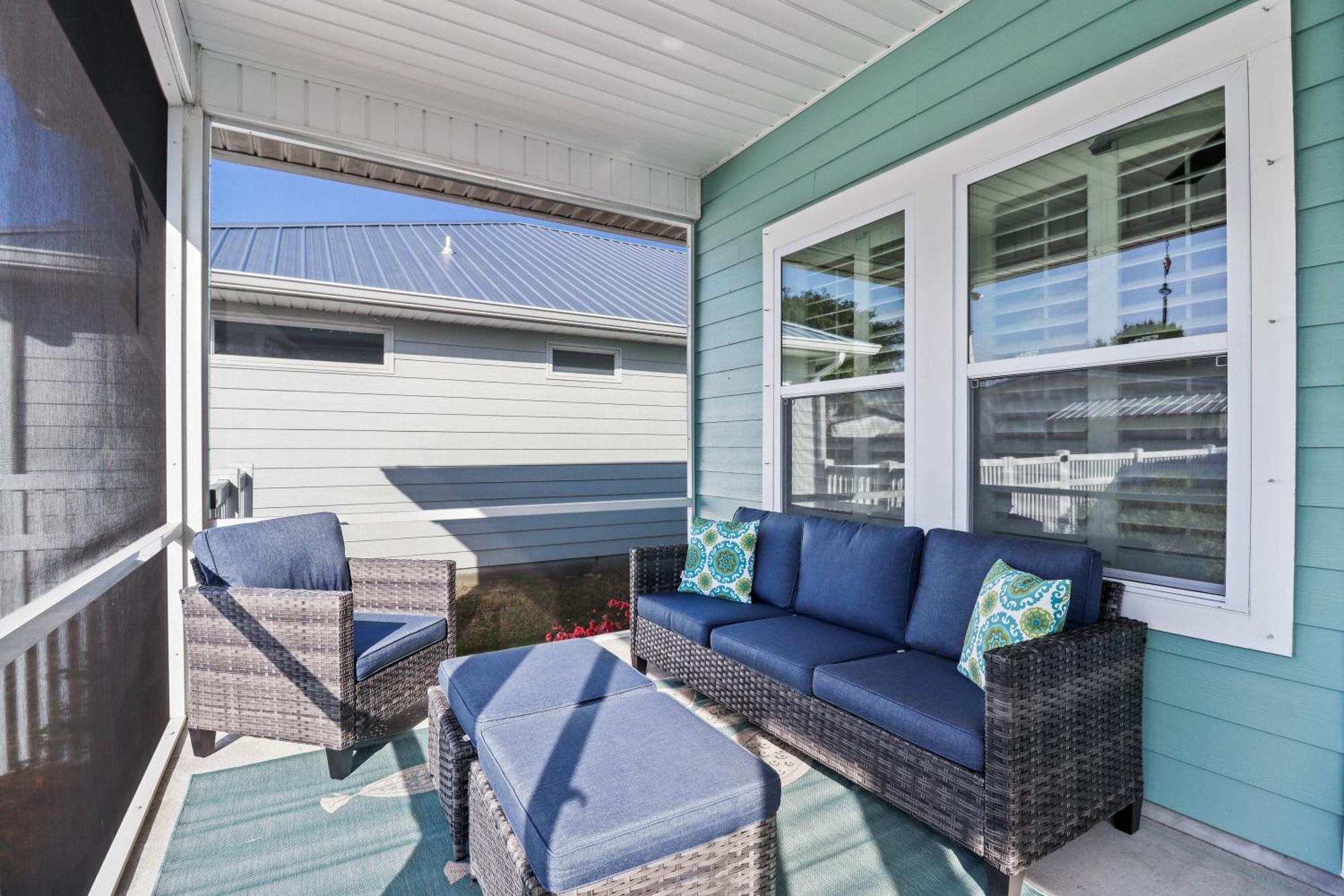 Charming Retreat, A Short Walk To Laguna Beach, With For 10! * Panama City Beach