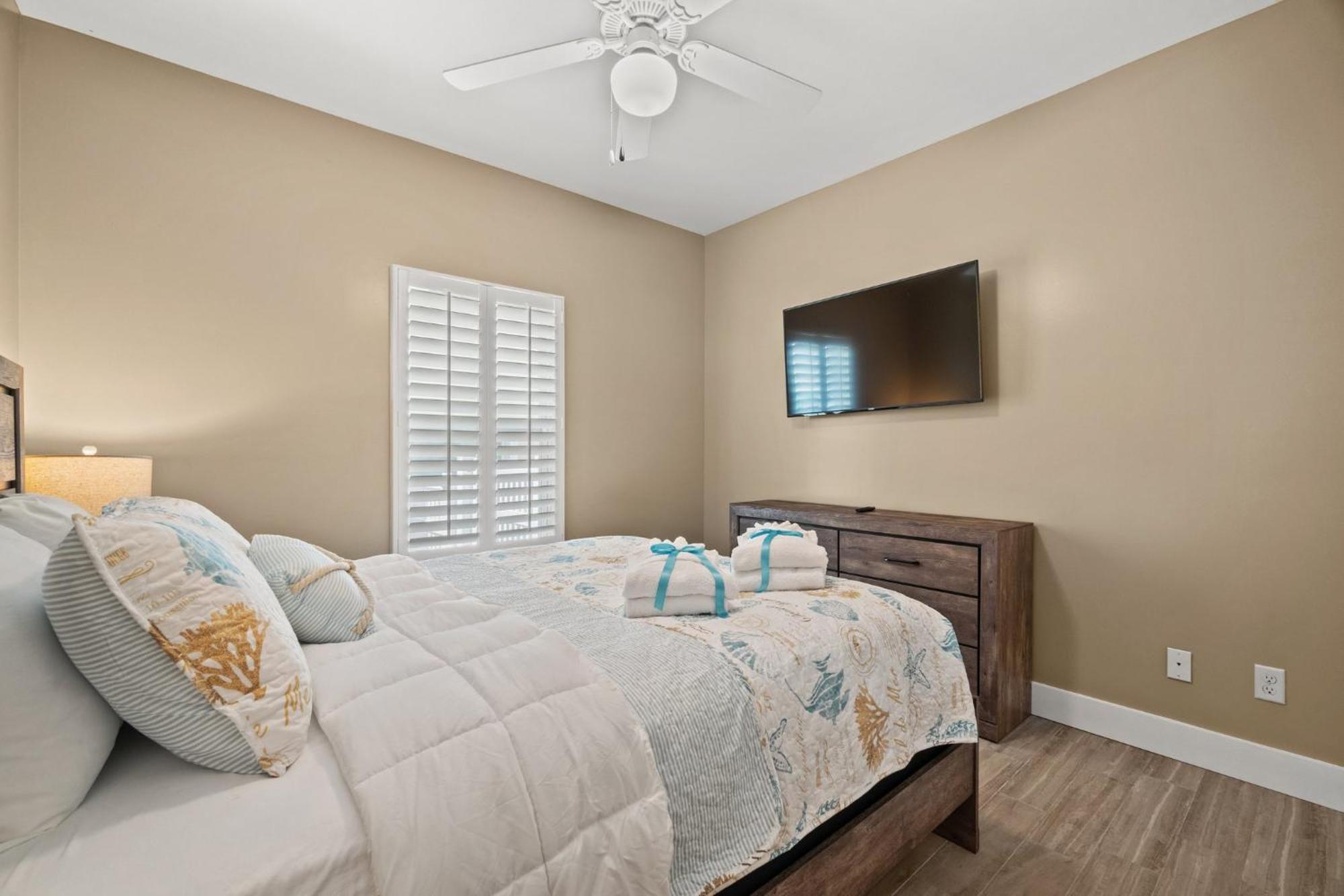 Charming Retreat, A Short Walk To Laguna Beach, With For 10! *