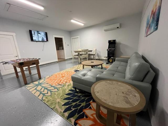 Charming Retreat, A Short Walk To Laguna Beach, With For 10! Holiday home